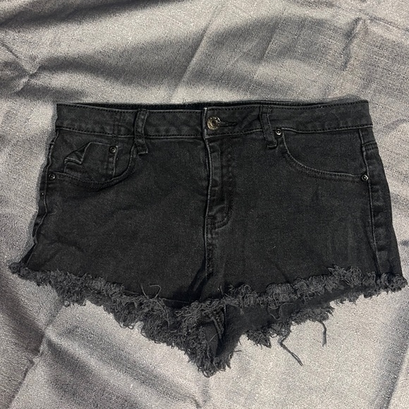 High Waisted Black Shorts - Rue21 - size 11/12 - Picture 1 of 4